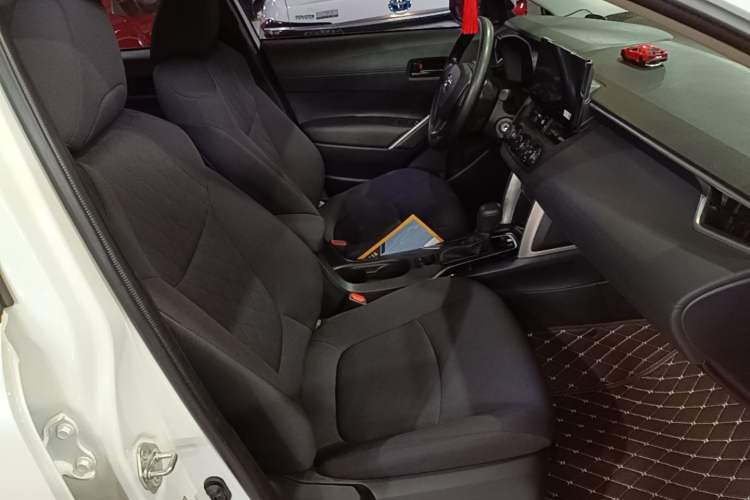 Used Toyota Corolla Cross 2024 2.0L Pioneer Edition Right Front Seat