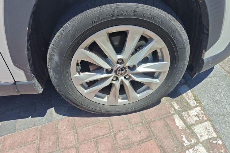 Used Toyota Corolla Cross 2024 2.0L Smart Electric Hybrid Dual-Engine Pioneer Edition Right Front Wheel Hub