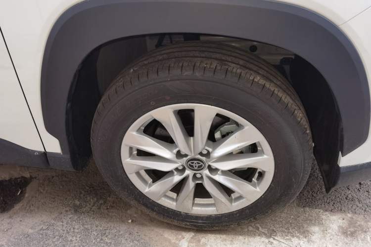 Used Toyota Corolla Cross 2024 2.0L Pioneer Edition Right Front Wheel Hub
