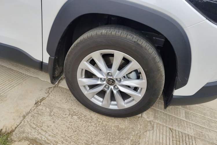 Used Toyota Corolla Cross 2024 2.0L Elite Edition Right Front Wheel Hub