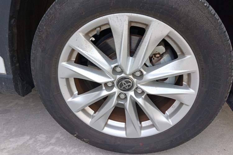 Used Toyota Corolla Cross 2024 2.0L Luxury Edition Right Front Wheel Hub