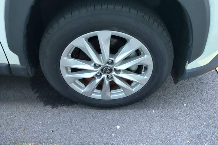 Used Toyota Corolla Cross 2024 2.0L Pioneer Edition Right Front Wheel Hub