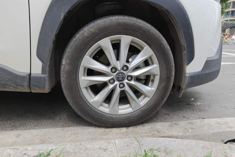 Used Toyota Corolla Cross 2024 2.0L Pioneer Edition Right Front Wheel Hub