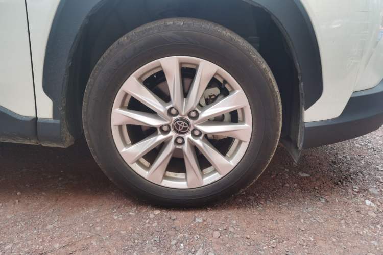 Used Toyota Corolla Cross 2024 2.0L Pioneer Edition Right Front Wheel Hub