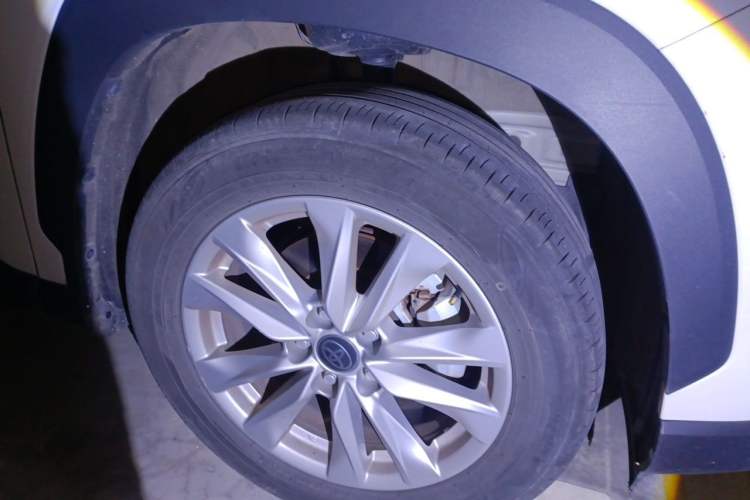 Used Toyota Corolla Cross 2024 2.0L Pioneer Edition Right Front Wheel Hub