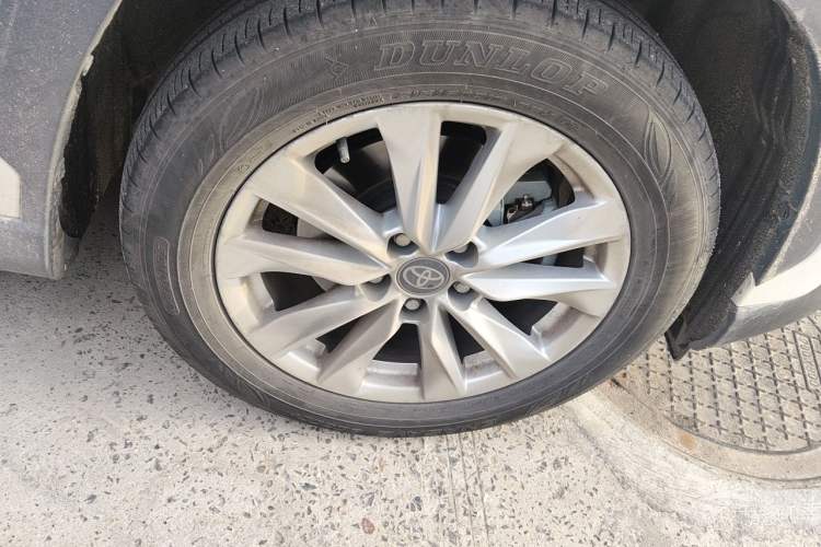 Used Toyota Corolla Cross 2024 2.0L Pioneer Edition Right Front Wheel Hub