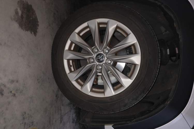 Used Toyota Corolla Cross 2024 2.0L Elite Edition Right Front Wheel Hub