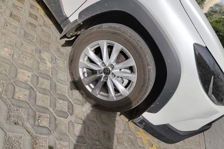 Used Toyota Corolla Cross 2024 2.0L Pioneer Edition Right Front Wheel Hub