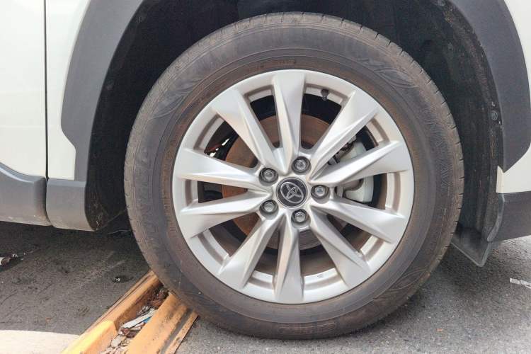 Used Toyota Corolla Cross 2024 2.0L Smart Electric Hybrid Dual-Engine Elite Edition Right Front Wheel Hub