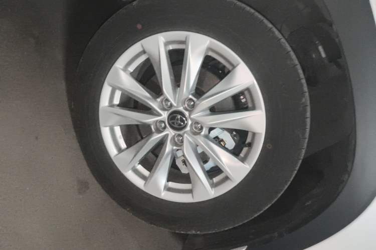Used Toyota Corolla Cross 2024 2.0L Pioneer Edition Right Front Wheel Hub