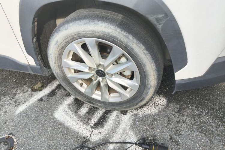 Used Toyota Corolla Cross 2024 2.0L Pioneer Edition Right Front Wheel Hub