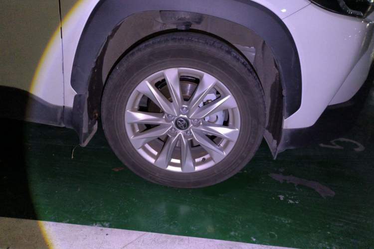 Used Toyota Corolla Cross 2024 2.0L Pioneer Edition Right Front Wheel Hub