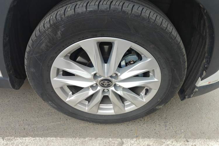 Used Toyota Corolla Cross 2024 2.0L Smart Electric Hybrid Dual-Engine Pioneer Edition Right Front Wheel Hub