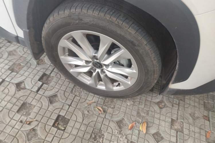 Used Toyota Corolla Cross 2024 2.0L Smart Electric Hybrid Dual-Engine Pioneer Edition Right Front Wheel Hub