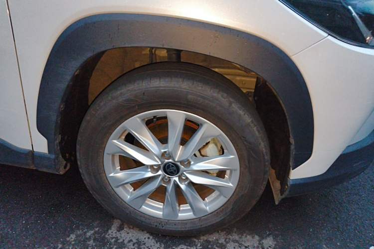 Used Toyota Corolla Cross 2024 2.0L Pioneer Edition Right Front Wheel Hub