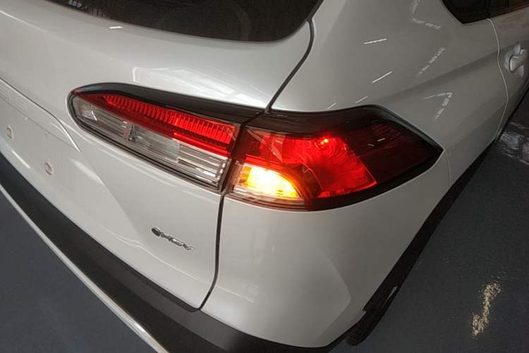 Used Toyota Corolla Cross 2024 2.0L Smart Electric Hybrid Dual-Engine Pioneer Edition Right Rear Taillight