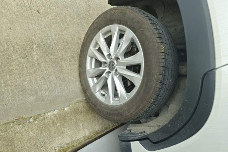 Used Toyota Corolla Cross 2024 2.0L Elite Edition Right Rear Wheel Hub