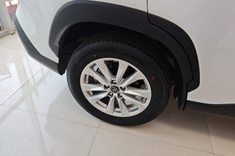 Used Toyota Corolla Cross 2024 2.0L Smart Electric Hybrid Dual-Engine Pioneer Edition Right Rear Wheel Hub