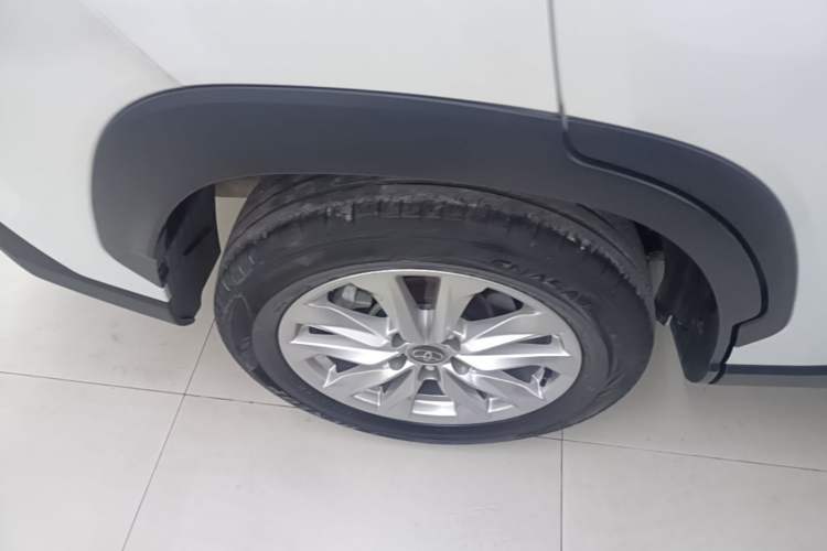 Used Toyota Corolla Cross 2024 2.0L Pioneer Edition Right Rear Wheel Hub