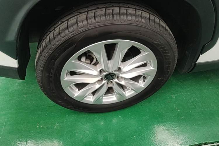 Used Toyota Corolla Cross 2024 2.0L Pioneer Edition Right Rear Wheel Hub
