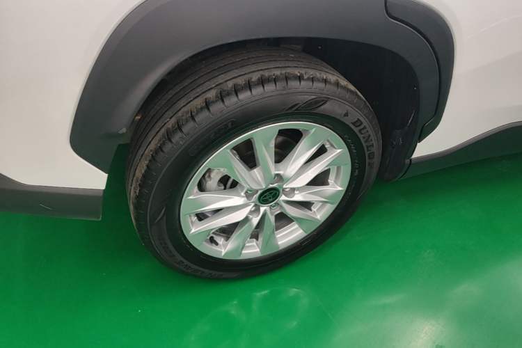 Used Toyota Corolla Cross 2024 2.0L Smart Electric Hybrid Dual-Engine Pioneer Edition Right Rear Wheel Hub