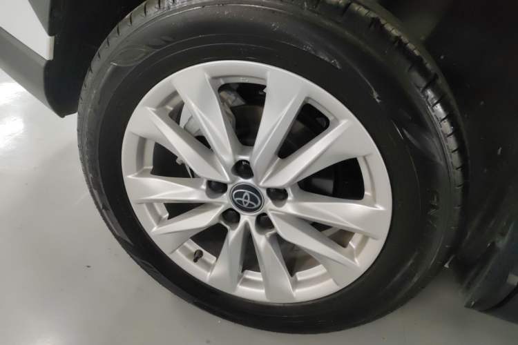 Used Toyota Corolla Cross 2024 2.0L Elite Edition Right Rear Wheel Hub