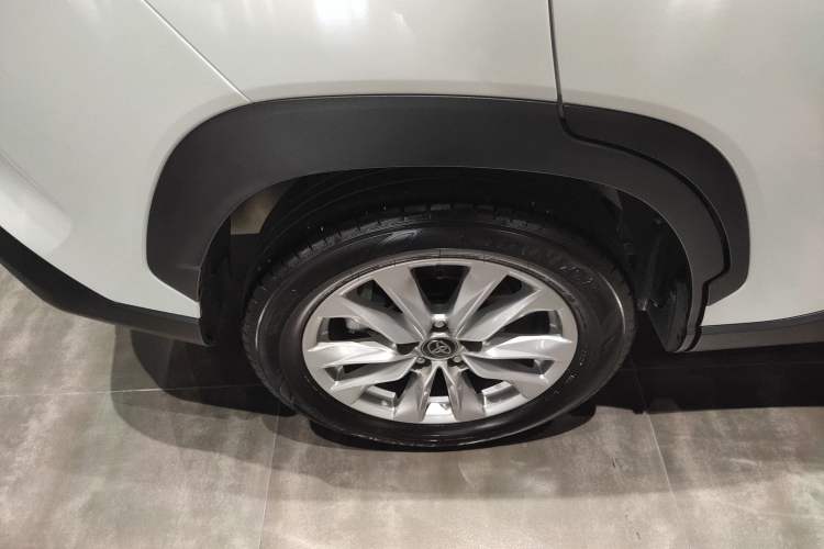 Used Toyota Corolla Cross 2024 2.0L Smart Electric Hybrid Dual-Engine Pioneer Edition Right Rear Wheel Hub