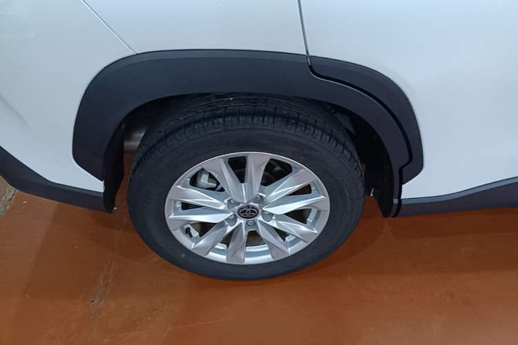 Used Toyota Corolla Cross 2024 2.0L Pioneer Edition Right Rear Wheel Hub