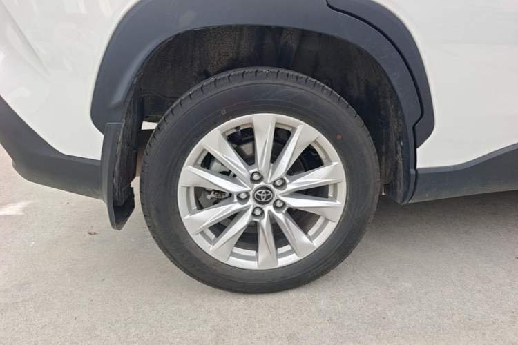 Used Toyota Corolla Cross 2024 2.0L Smart Electric Hybrid Dual-Engine Pioneer Edition Right Rear Wheel Hub