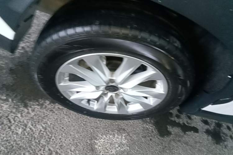 Used Toyota Corolla Cross 2024 2.0L Pioneer Edition Right Rear Wheel Hub