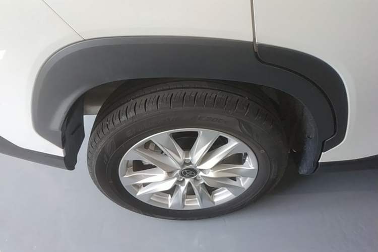 Used Toyota Corolla Cross 2024 2.0L Smart Electric Hybrid Dual-Engine Pioneer Edition Right Rear Wheel Hub