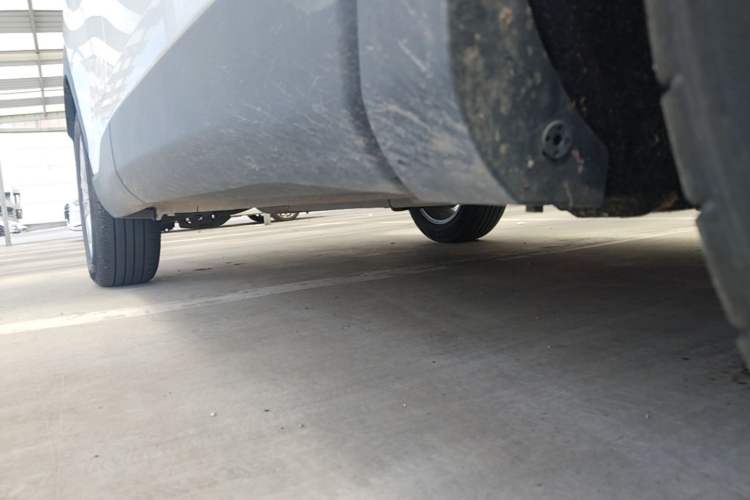 Used Toyota Corolla Cross 2024 2.0L Smart Electric Hybrid Dual-Engine Pioneer Edition Right Side Sill