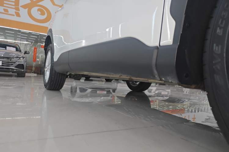 Used Toyota Corolla Cross 2024 2.0L Pioneer Edition Right Side Sill