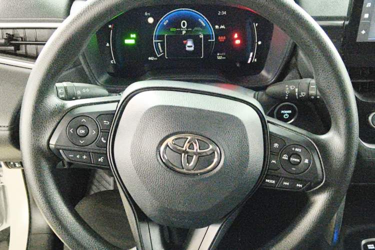 Used Toyota Corolla Cross 2024 2.0L Smart Electric Hybrid Dual-Engine Pioneer Edition Steering Wheel