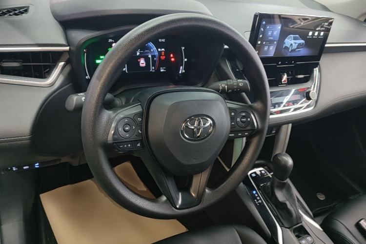 Used Toyota Corolla Cross 2024 2.0L Smart Electric Hybrid Dual-Engine Pioneer Edition Steering Wheel