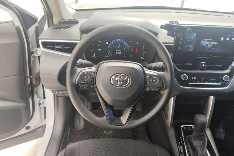 Used Toyota Corolla Cross 2024 2.0L Smart Electric Hybrid Dual-Engine Pioneer Edition Steering Wheel
