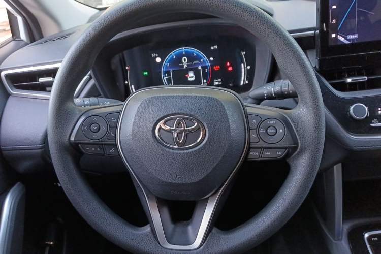 Used Toyota Corolla Cross 2024 2.0L Luxury Edition Steering Wheel
