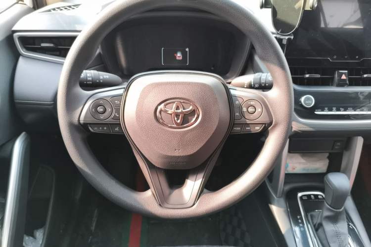 Used Toyota Corolla Cross 2024 2.0L Smart Electric Hybrid Dual-Engine Pioneer Edition Steering Wheel