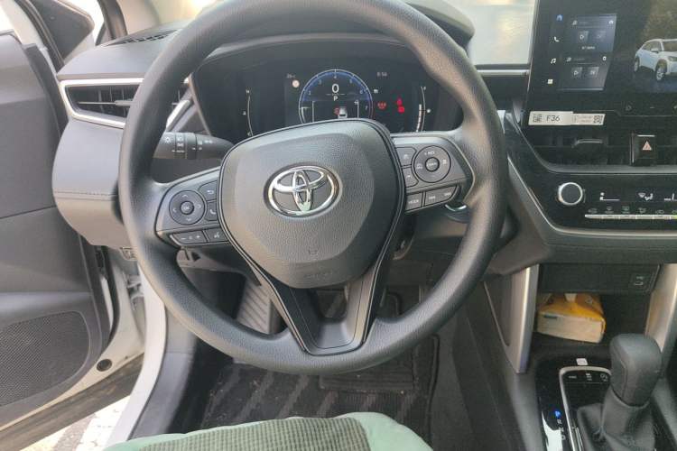 Used Toyota Corolla Cross 2024 2.0L Elite Edition Steering Wheel