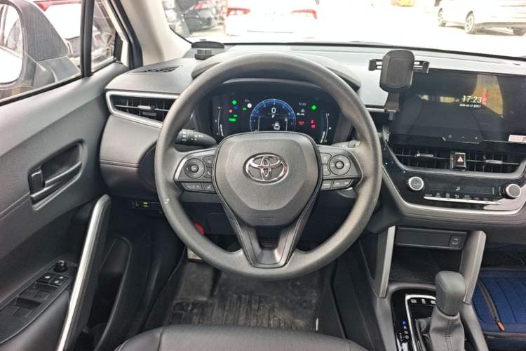 Used Toyota Corolla Cross 2024 2.0L Smart Electric Hybrid Dual-Engine Pioneer Edition Steering Wheel