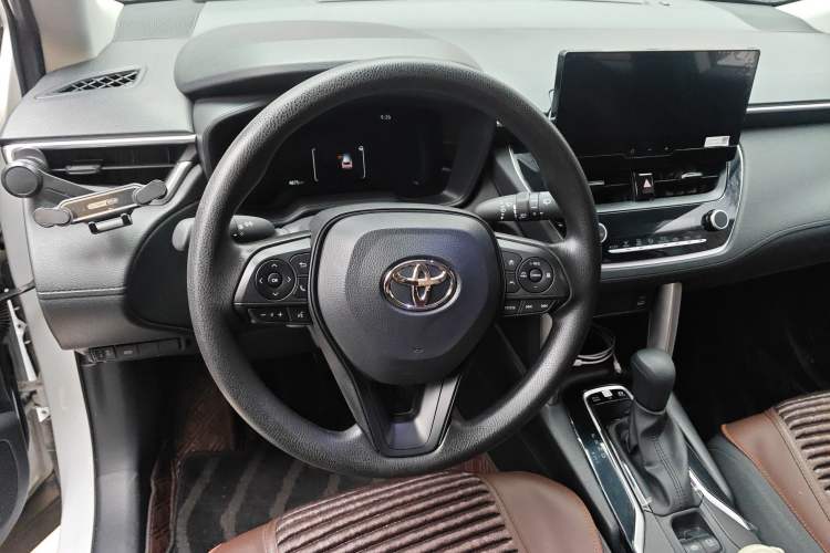 Used Toyota Corolla Cross 2024 2.0L Smart Electric Hybrid Dual-Engine Pioneer Edition Steering Wheel