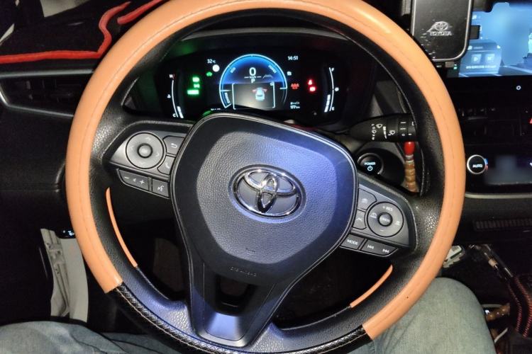 Used Toyota Corolla Cross 2024 2.0L Smart Electric Hybrid Dual-Engine Elite Edition Steering Wheel