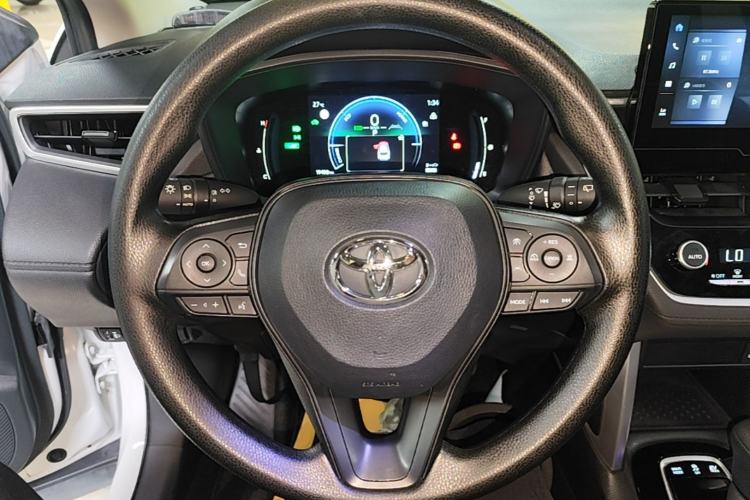 Used Toyota Corolla Cross 2024 2.0L Smart Electric Hybrid Dual-Engine Pioneer Edition Steering Wheel
