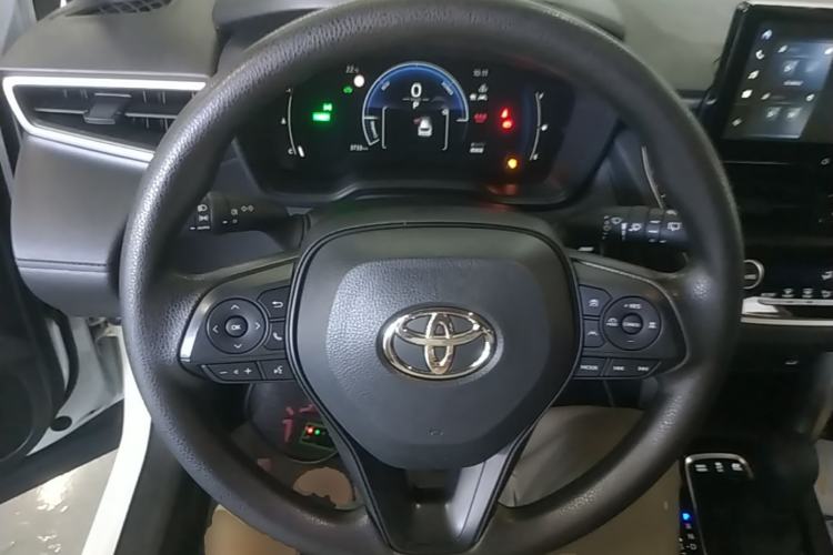 Used Toyota Corolla Cross 2024 2.0L Smart Electric Hybrid Dual-Engine Pioneer Edition Steering Wheel