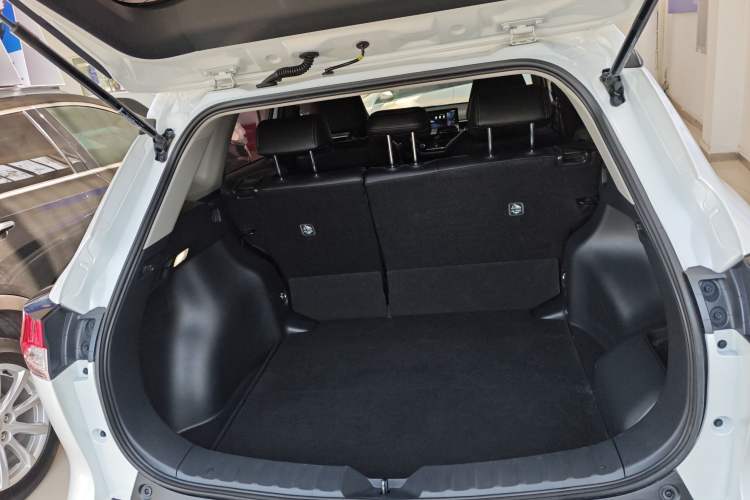 Used Toyota Corolla Cross 2024 2.0L Smart Electric Hybrid Dual-Engine Pioneer Edition Trunk