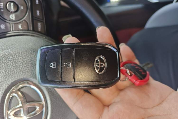 Used Toyota Corolla Cross 2024 2.0L Smart Electric Hybrid Dual-Engine Pioneer Edition Vehicle Key