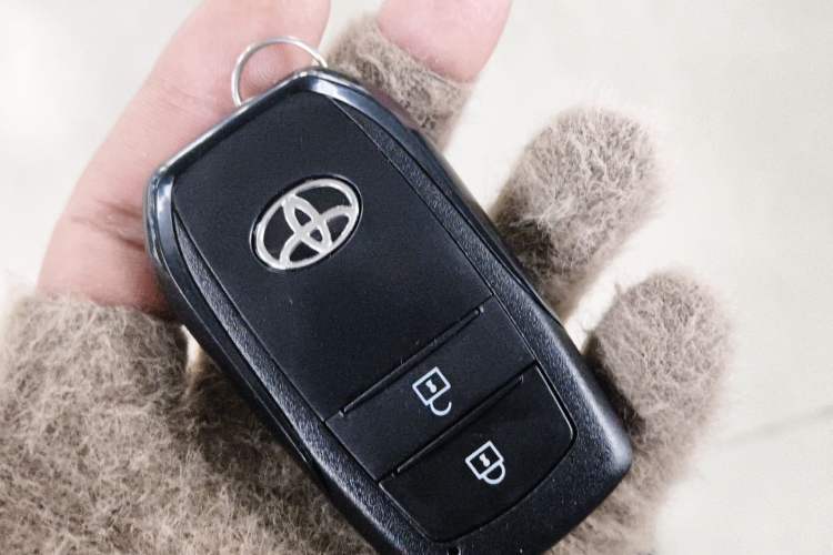 Used Toyota Corolla Cross 2024 2.0L Smart Electric Hybrid Dual-Engine Pioneer Edition Interior 1