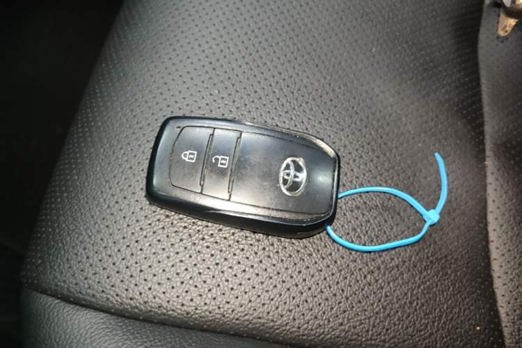 Used Toyota Corolla Cross 2024 2.0L Smart Electric Hybrid Dual-Engine Pioneer Edition Vehicle Key