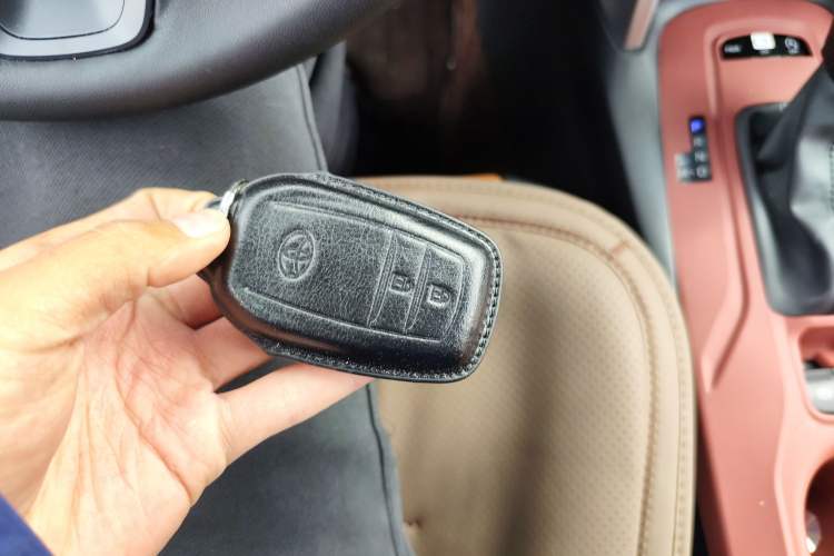Used Toyota Corolla Cross 2024 2.0L Elite Edition Vehicle Key