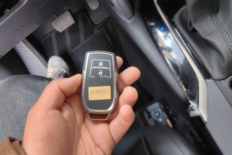 Used Toyota Corolla Cross 2024 2.0L Elite Edition Vehicle Key